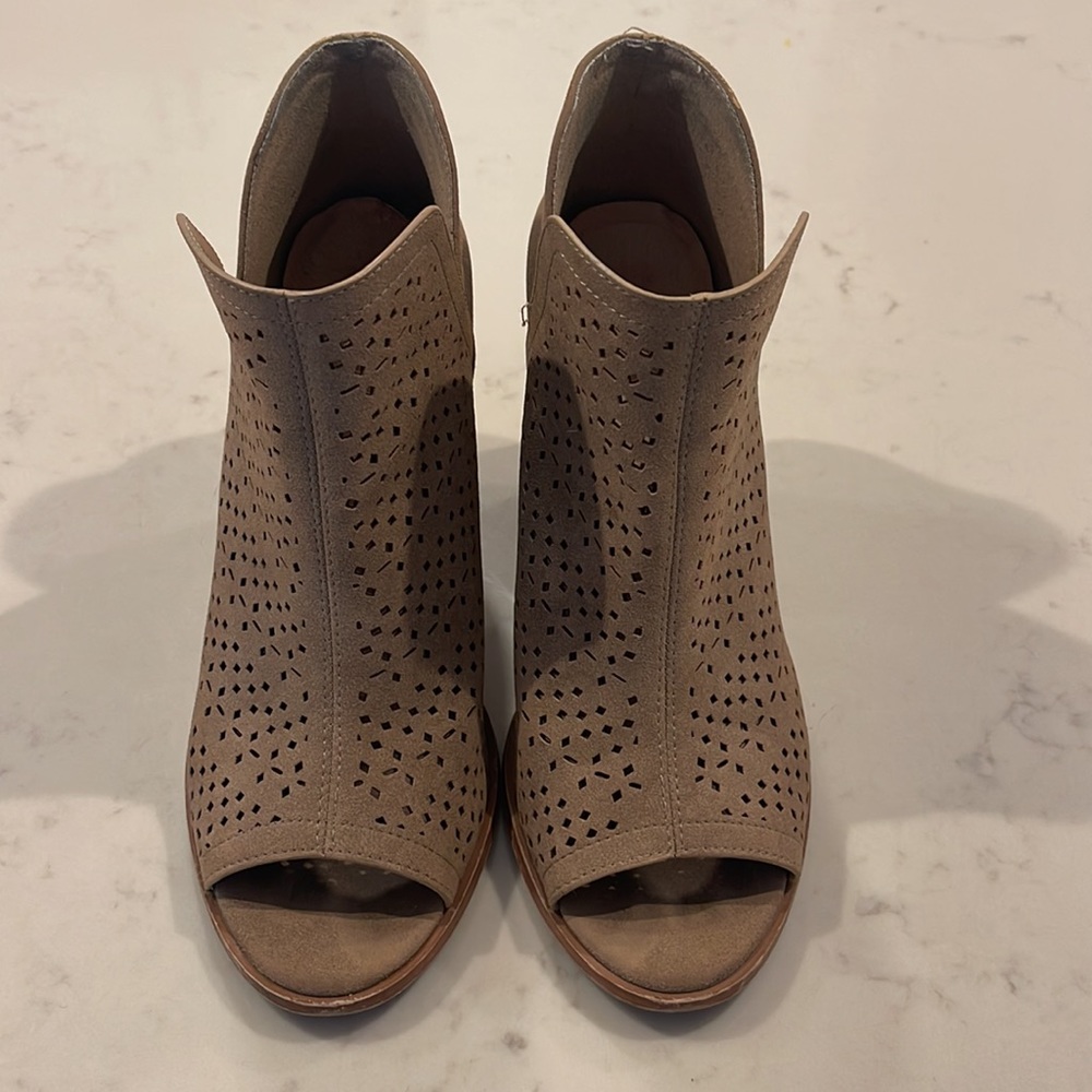 Boots - Picture 2 of 3